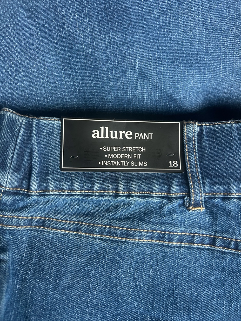 Alfred Dunner Blue Pull-On Crop Capris Jeans Plus 18 Floral Embroidery - Picture 6 of 11